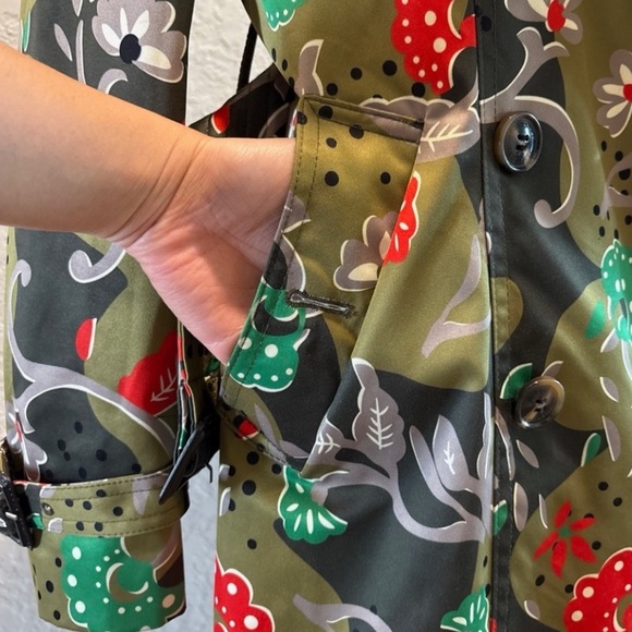Burberry Prorsum Olive and Red Floral Trench Coat - Picture 9 of 11